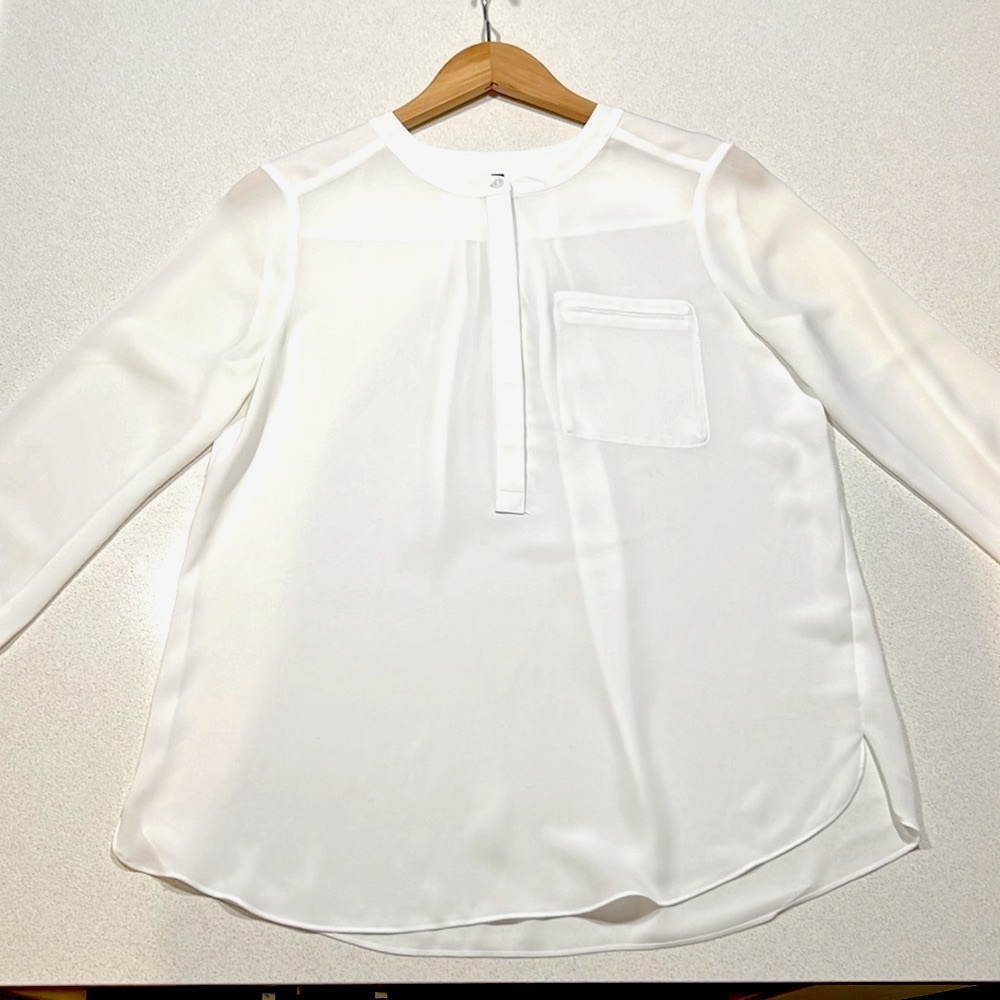 NYDJ White silky blouse with 3/4 sleeves. Women’s Small. Excellent condition. - Picture 2 of 9
